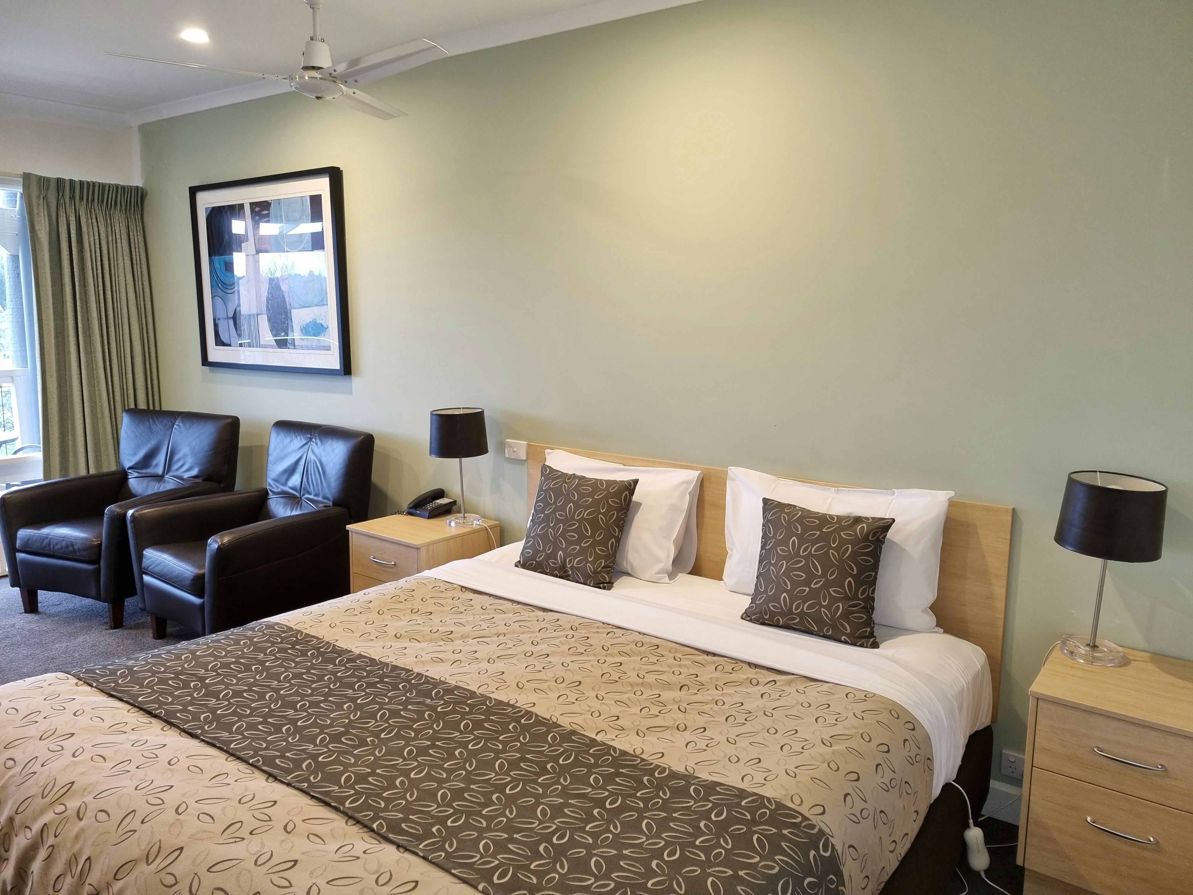 King Bed and large lounge chairs