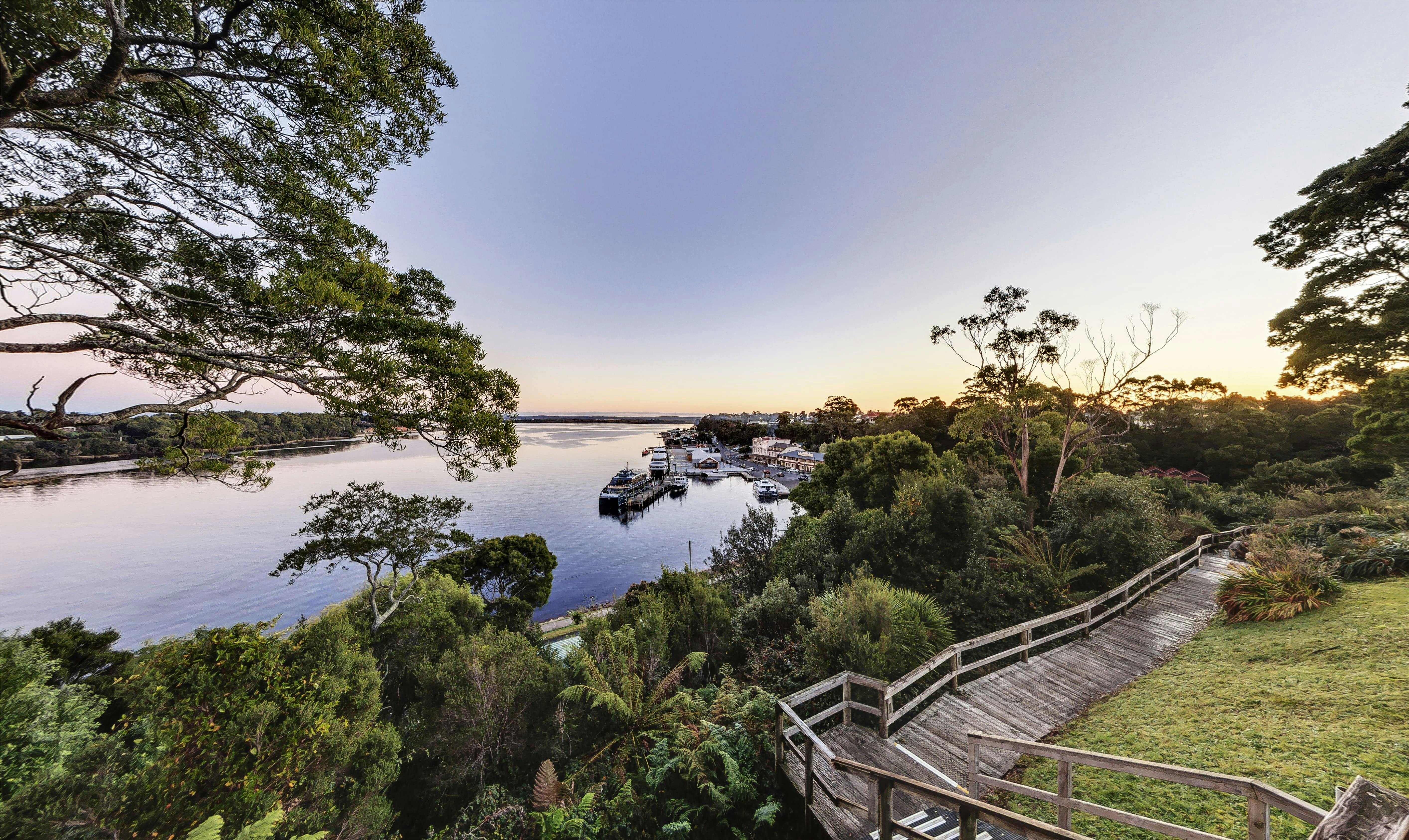 View 42 Restaurant and Bar