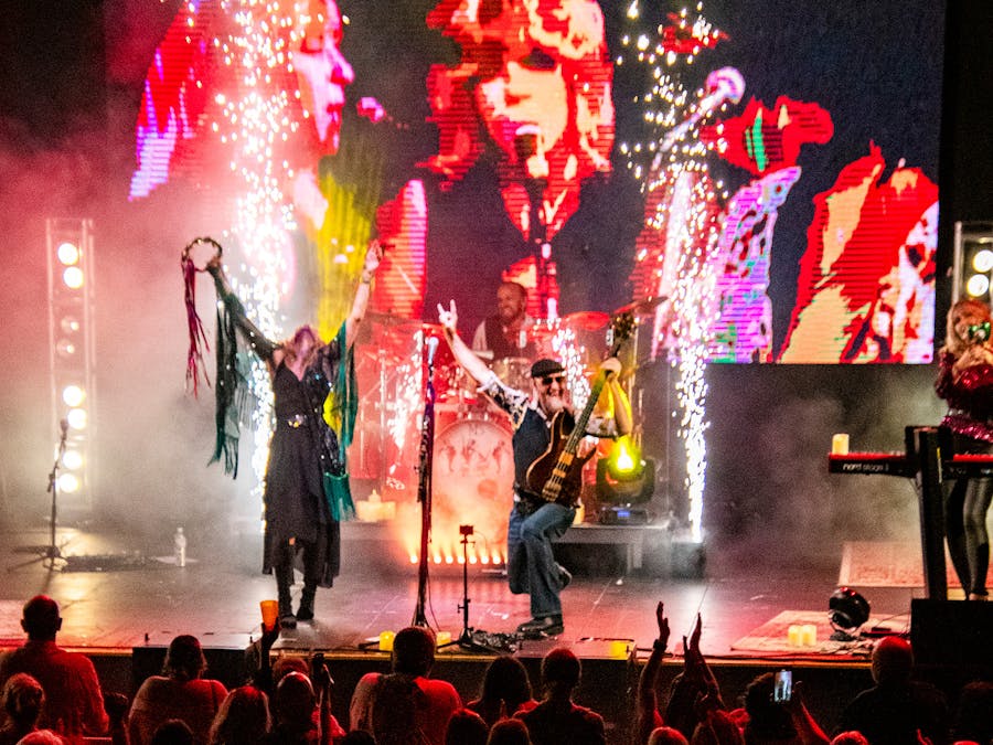 Tribute band Starshine delivers a full-on concert experience in Sunshine Coast Queensland.