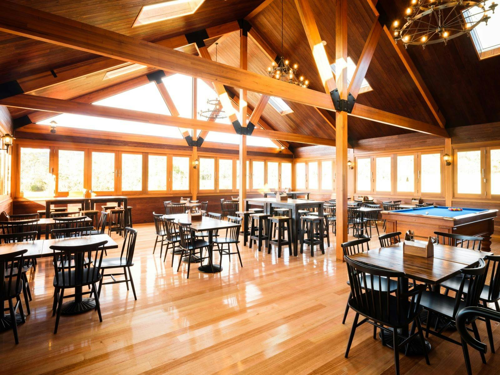 Tavern Bar & Bistro