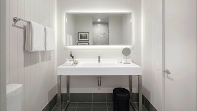 Luxury Apartment bathroom