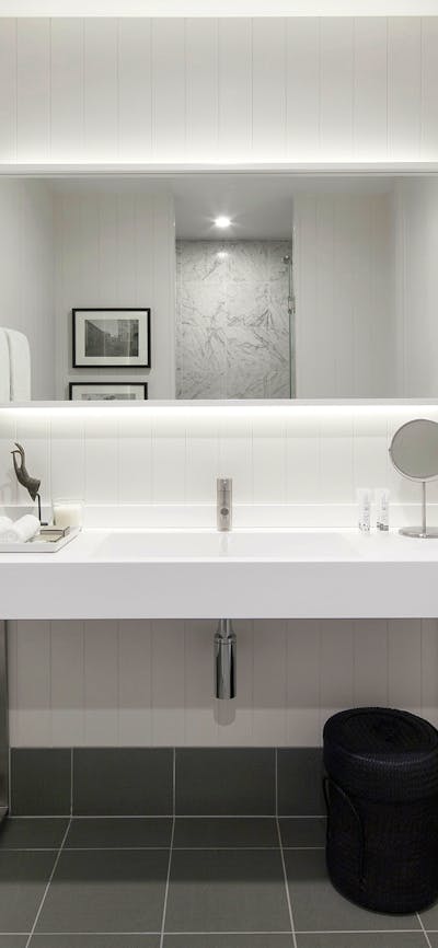 Luxury Apartment bathroom
