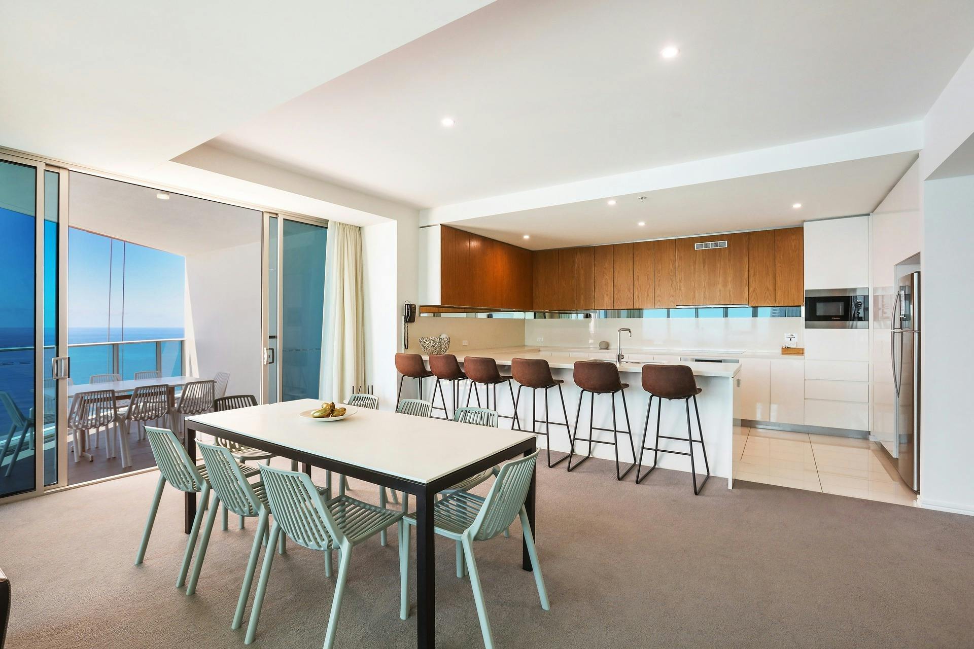 Spacious 4-Bedroom Apartment at Hilton Residences Surfers Paradise with Ocean Views