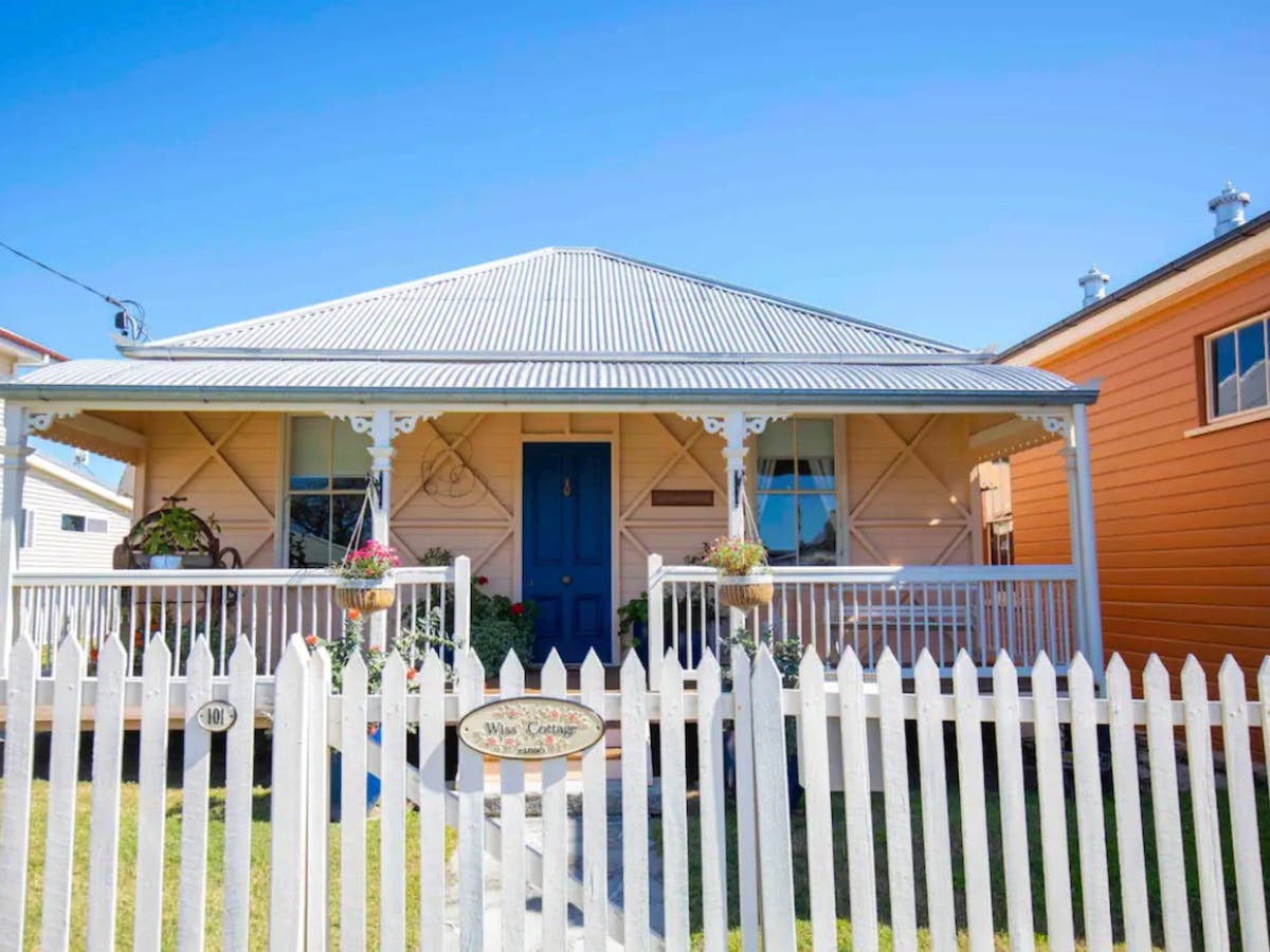 Wiss Cottage Front view