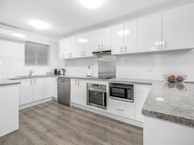 Full kitchen