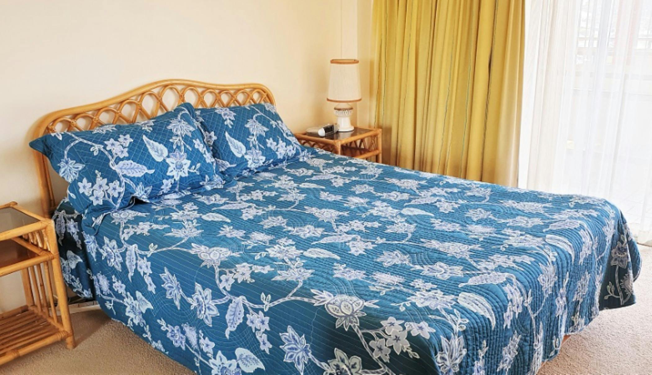 Master bedroom with Queen bed