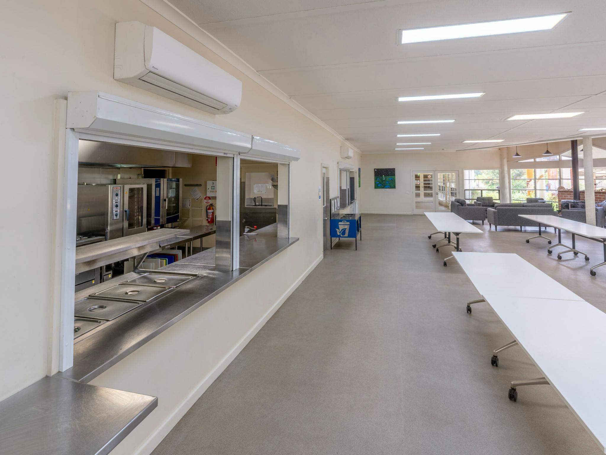 dining room with servery