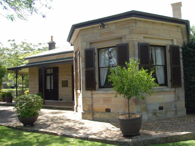 Front of Carisbrook Historic House