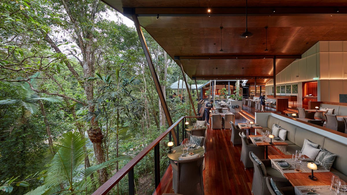 Open-air lodge restaurant Open-air lodge restaurant