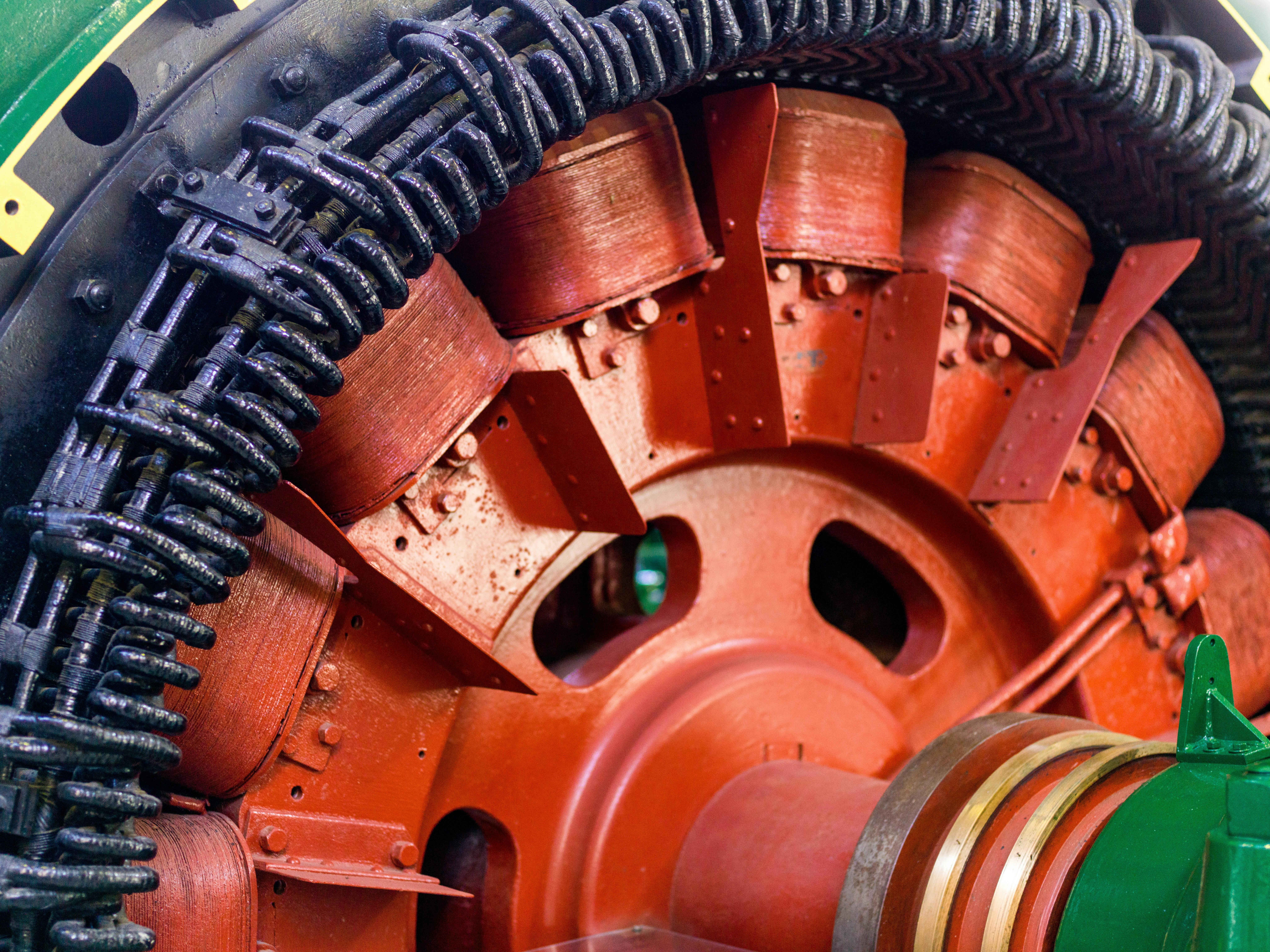 Pelton Wheel, up close image