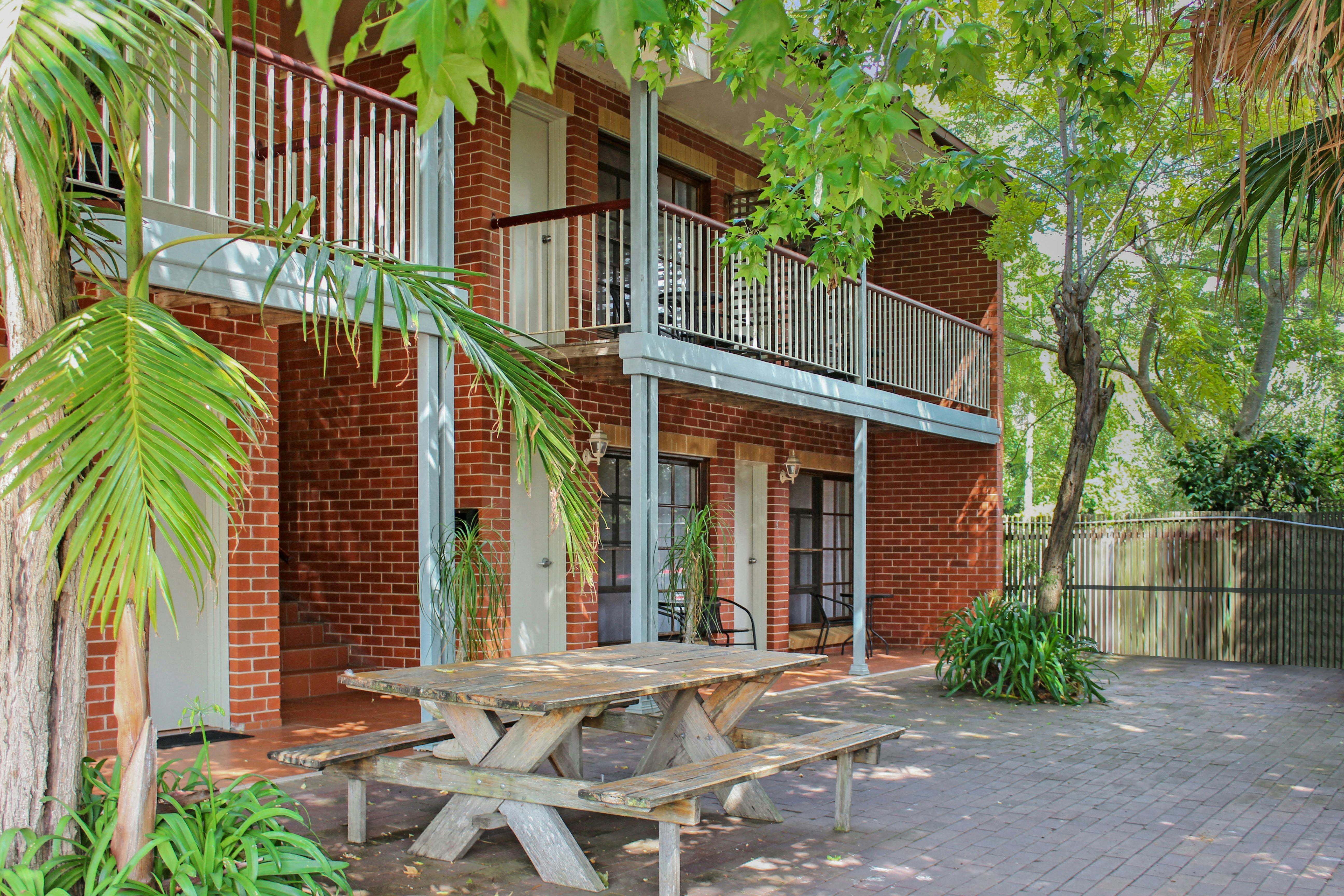 Saleyard Motel Exterior