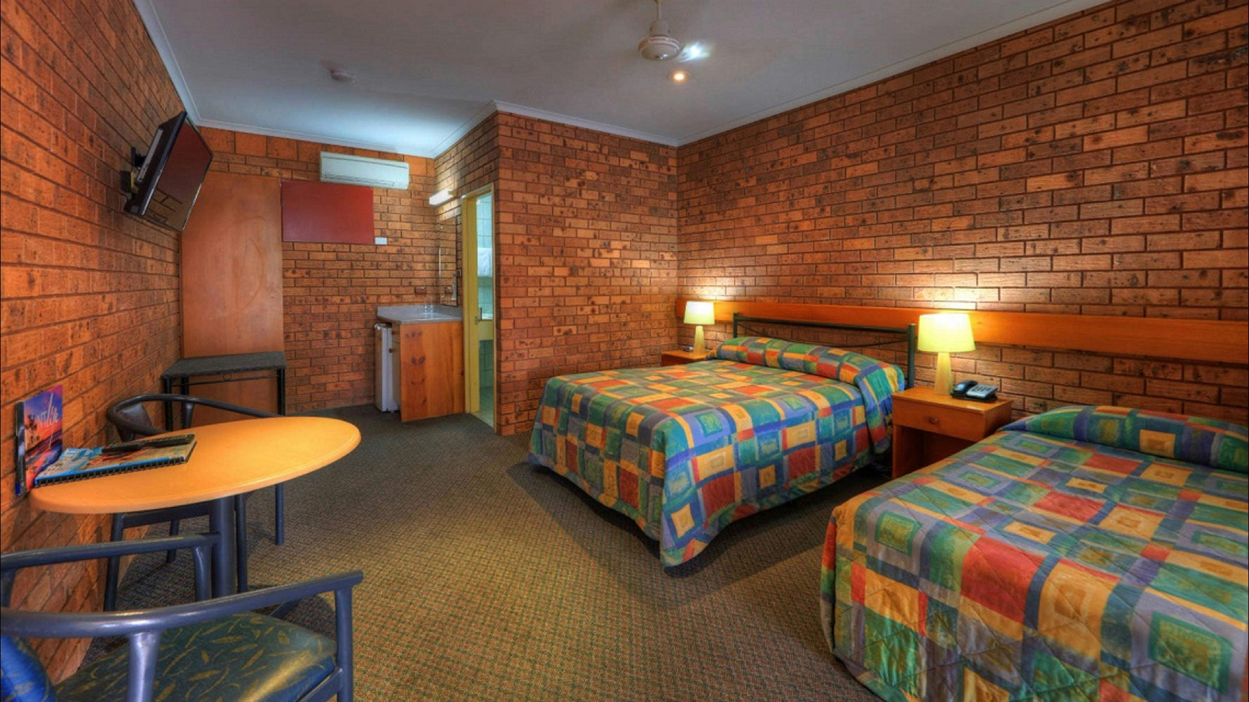 Standard Motel