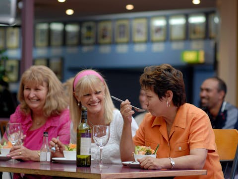 莫里服务俱乐部