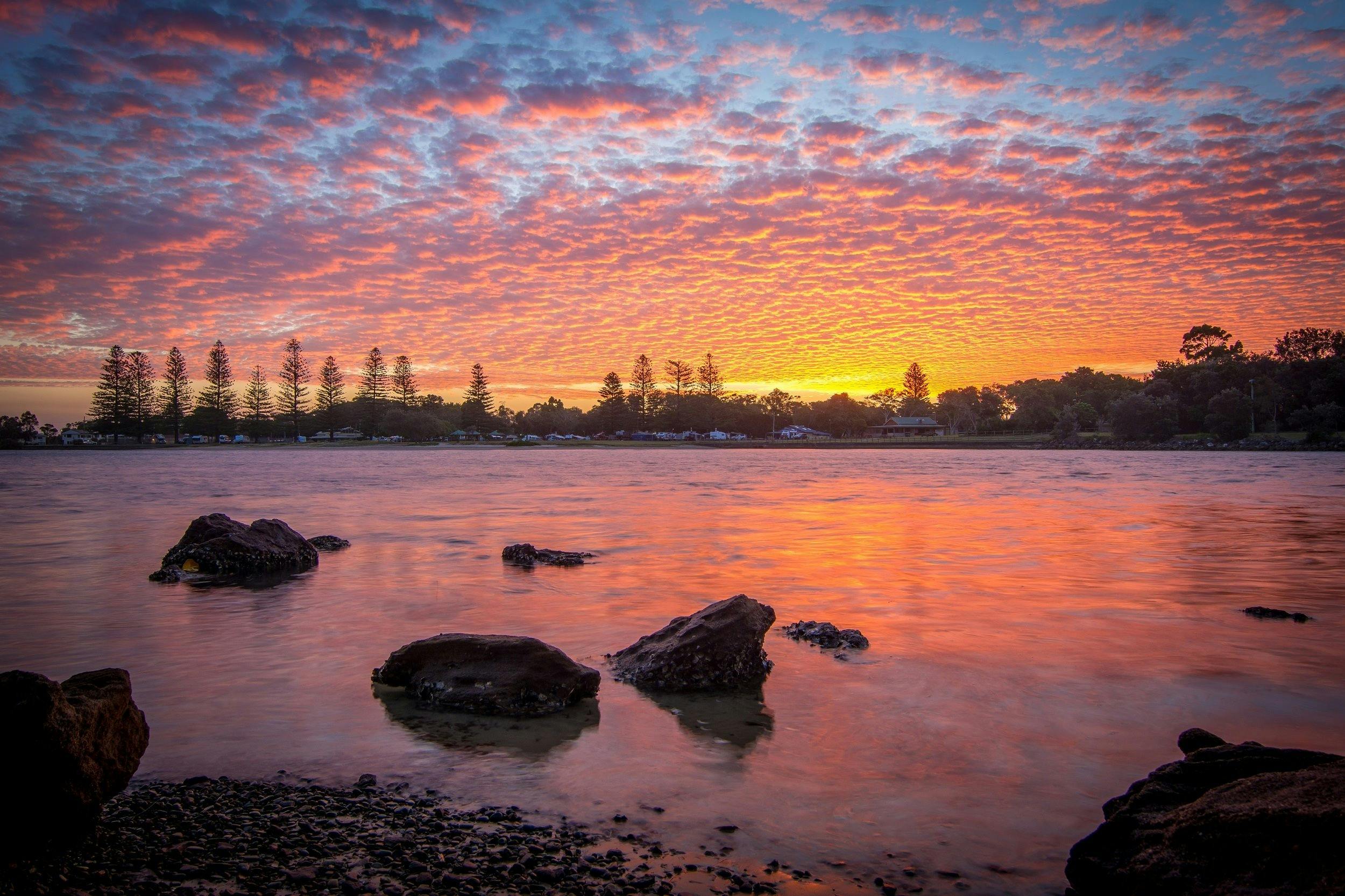 에반스 강 일몰