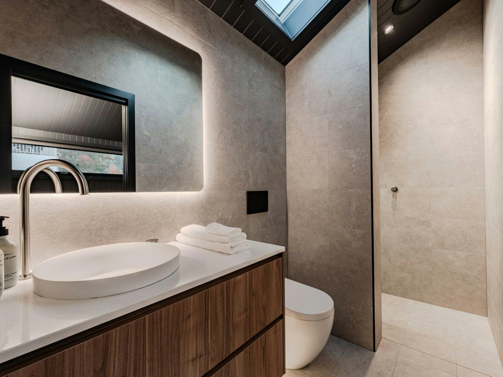 Luxury Alpine One Bedroom Villa | Tasman Holiday Parks - Bright