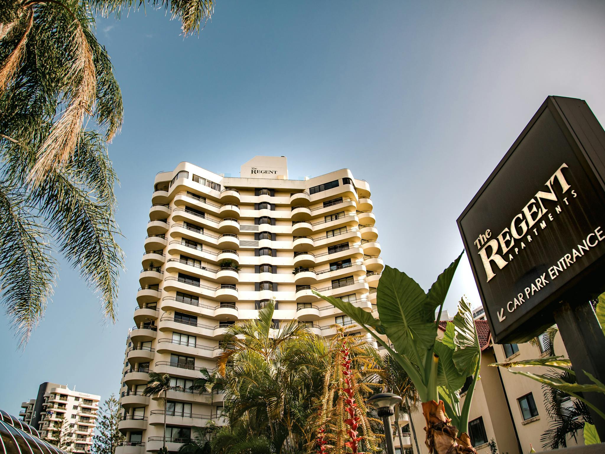 Centrally located in the heart of Surfers Paradise Centrally located in the heart of Surfers Paradise