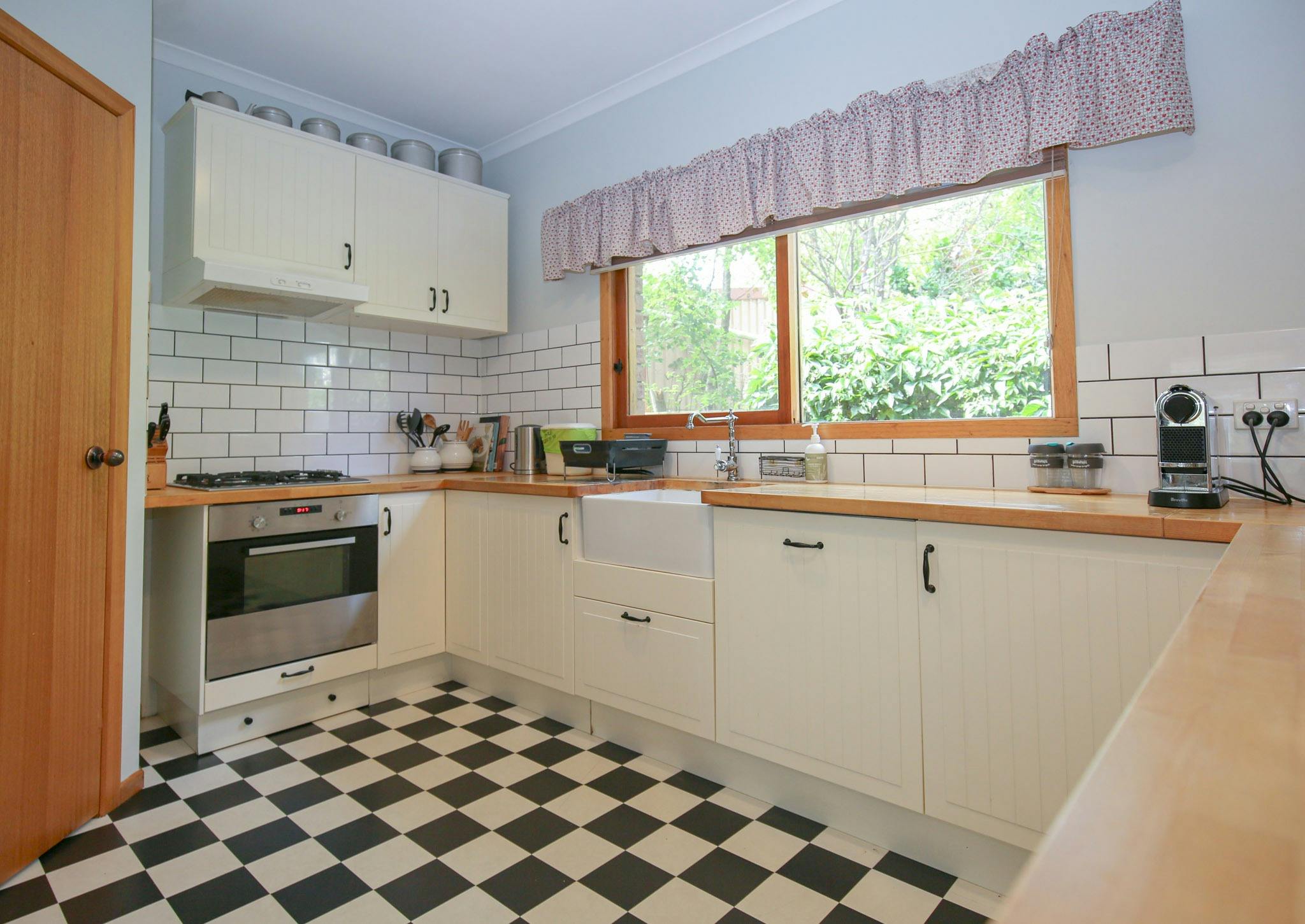 Kitchen at Bright Country Home - Bright Accommodation Alpine Valley Getaways