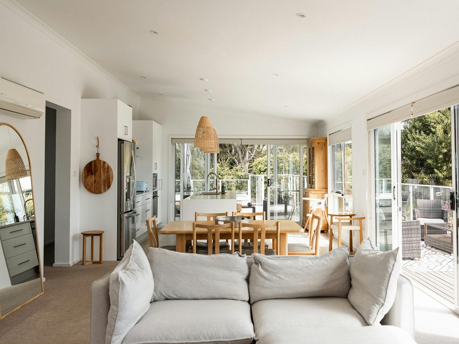 Lounge/Dining/Kitchen