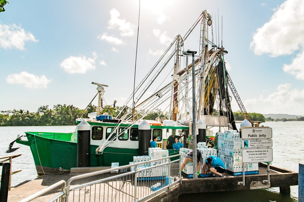 Fishing vessel unloading stock