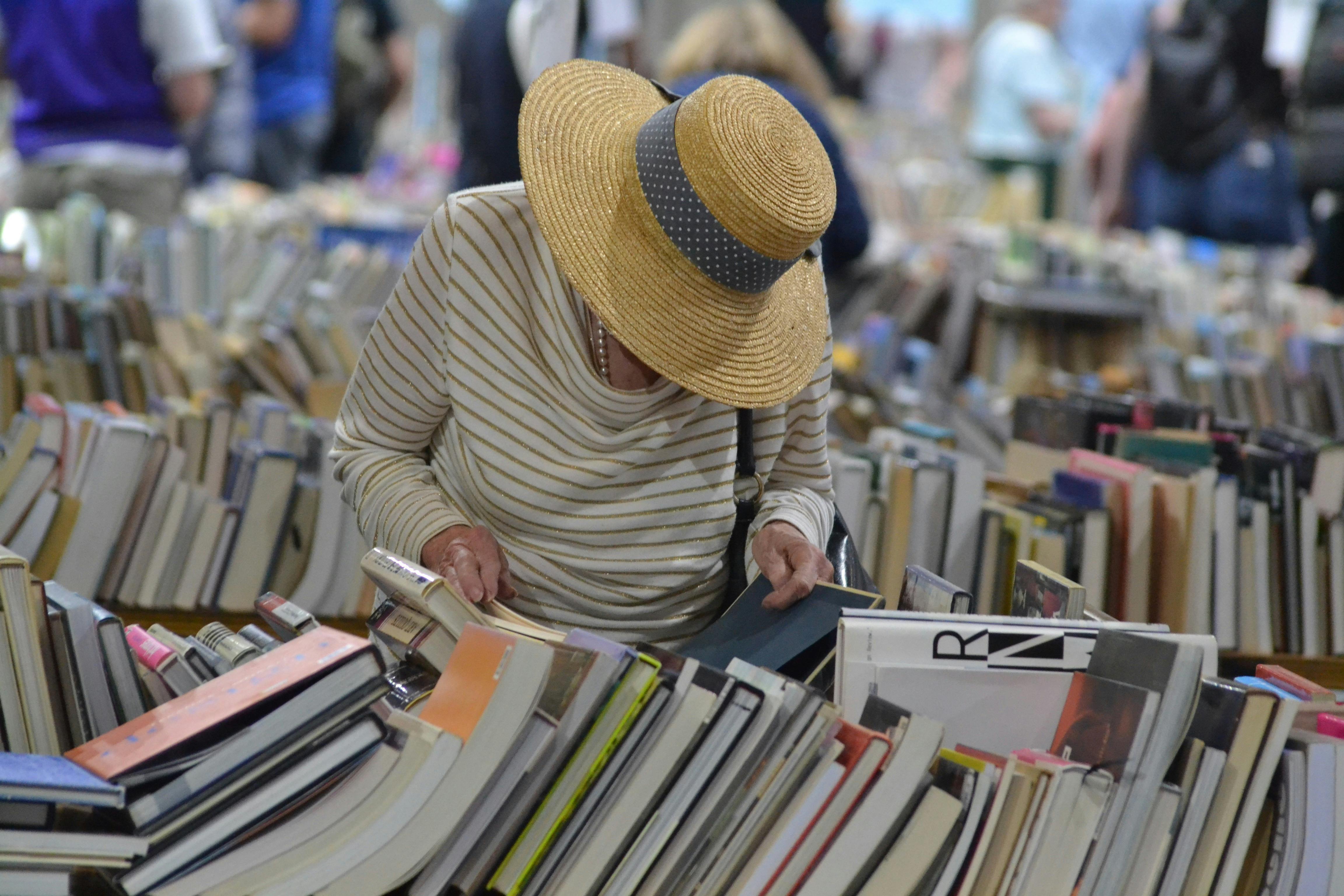 People enjoying the Lifeline Canberra Bookfair