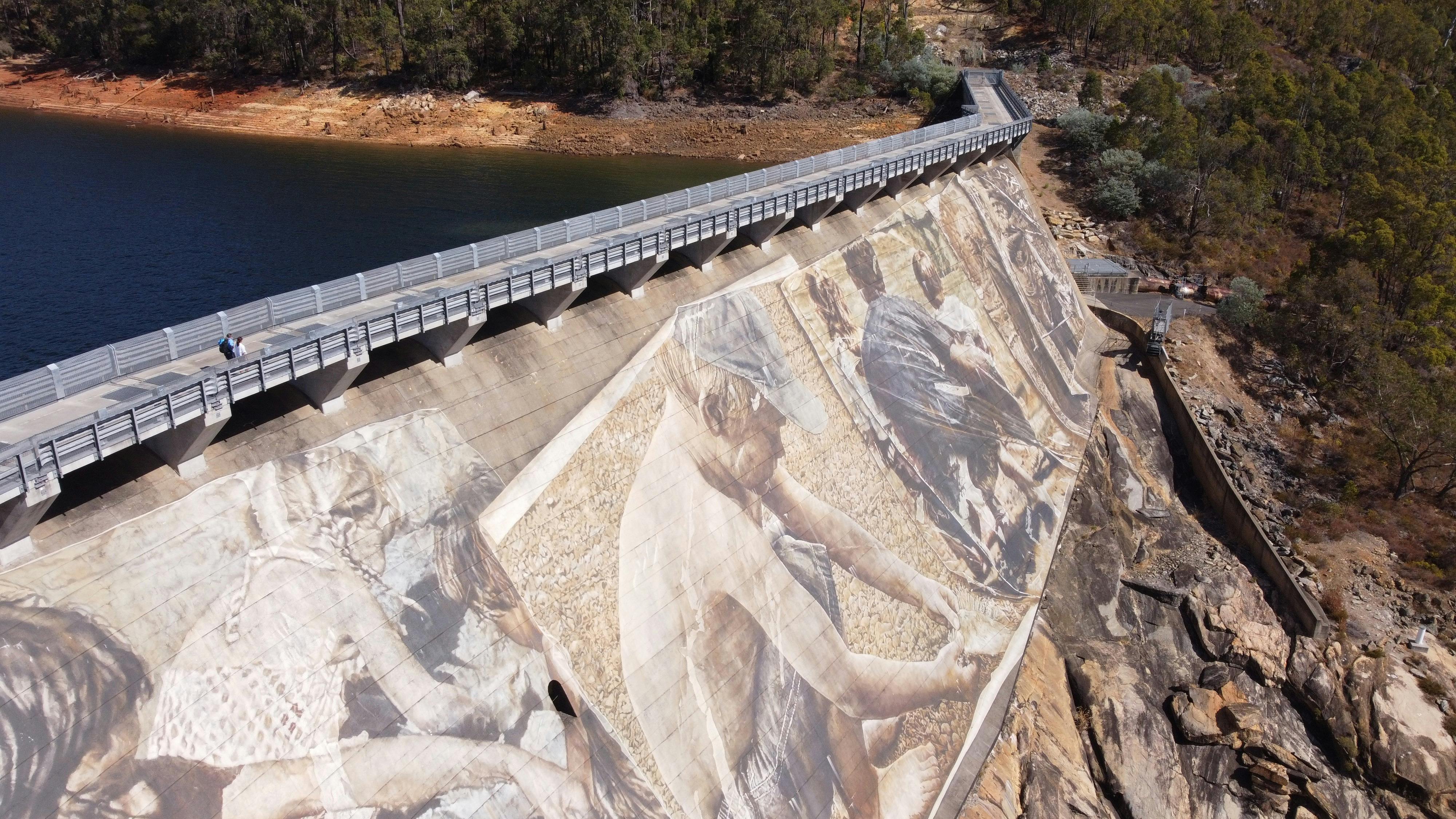 Wellington Dam mural