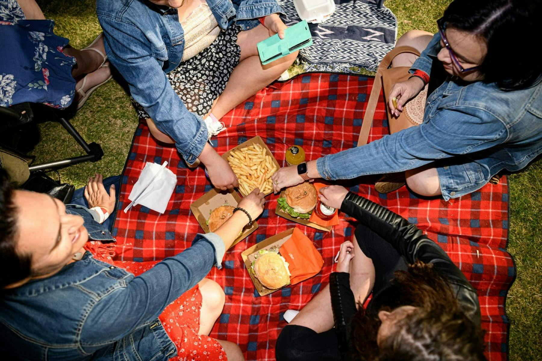 Food N Groove - Hervey Bay