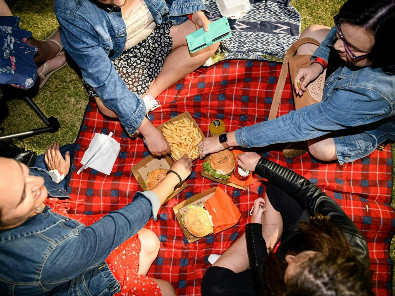 Food N Groove - Hervey Bay