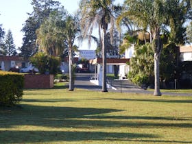 Moon River Motor Inn