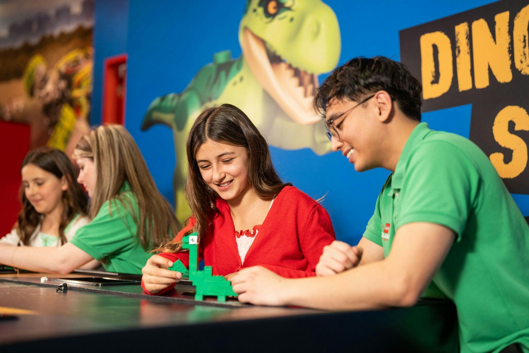 Guests_With_Creating_LEGO_Dinosaurs_Playmakers