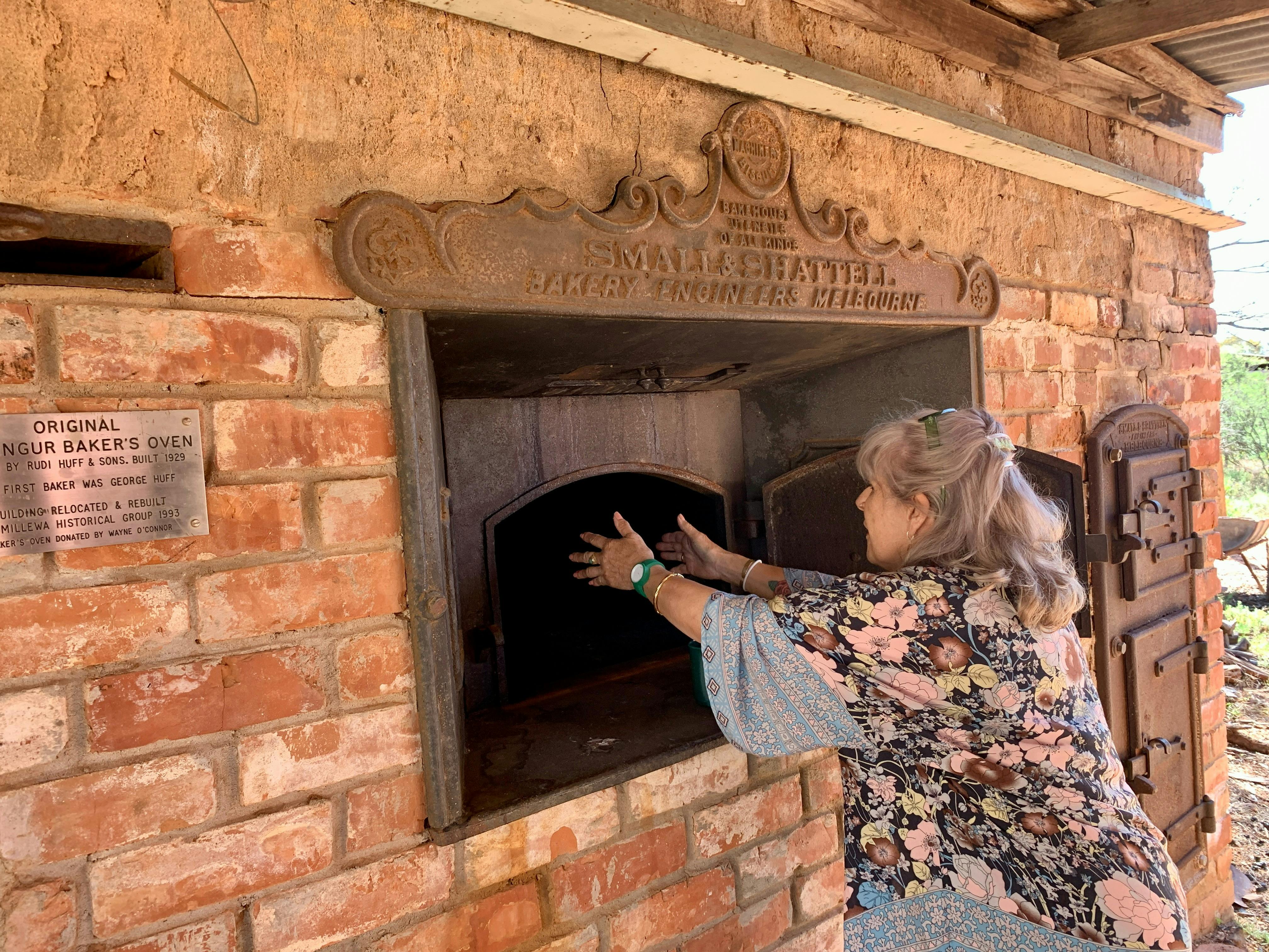 Huffs Bakery Meringur