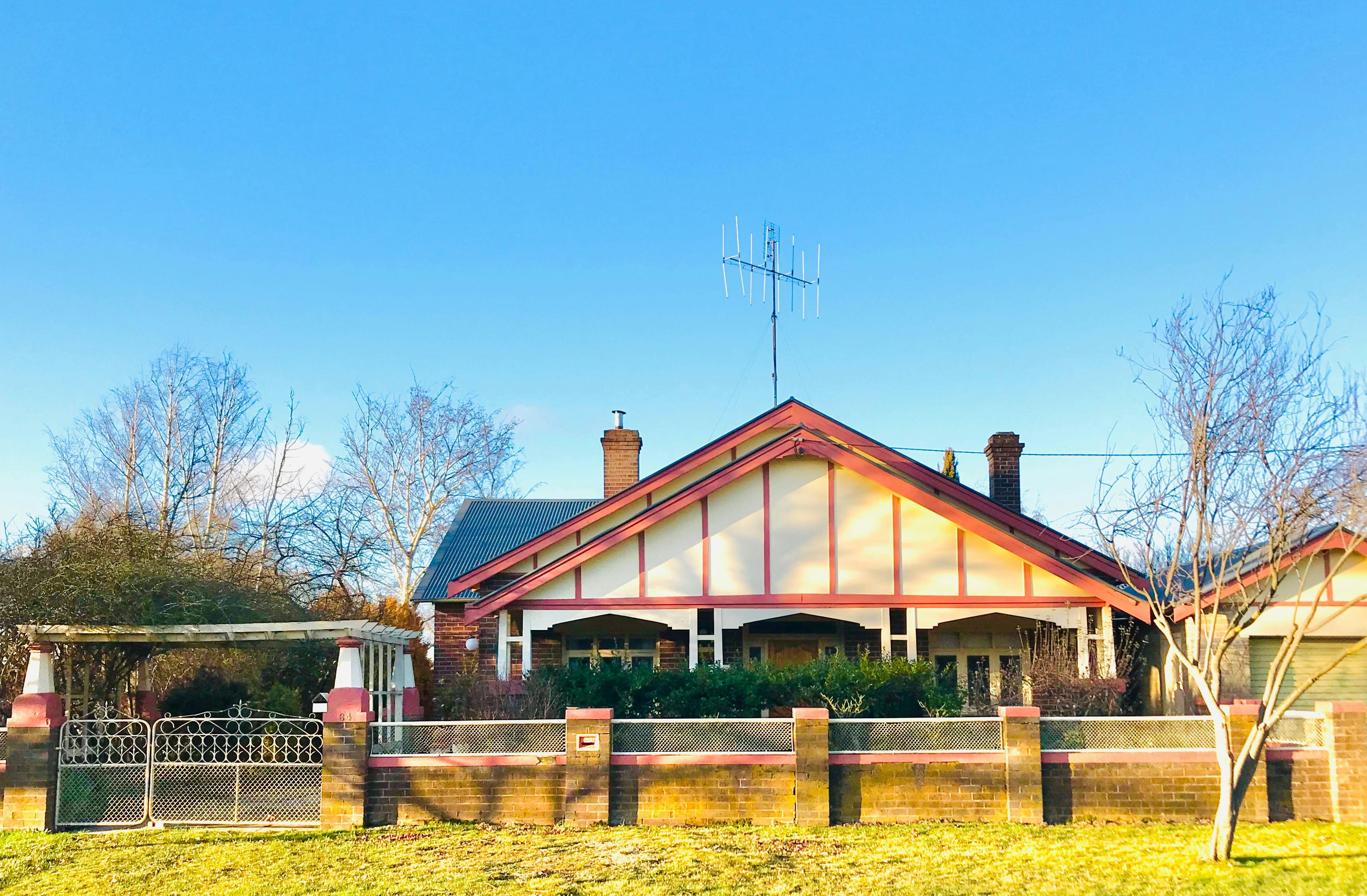 Grand residence in the heart of Crookwell NSW Holidays