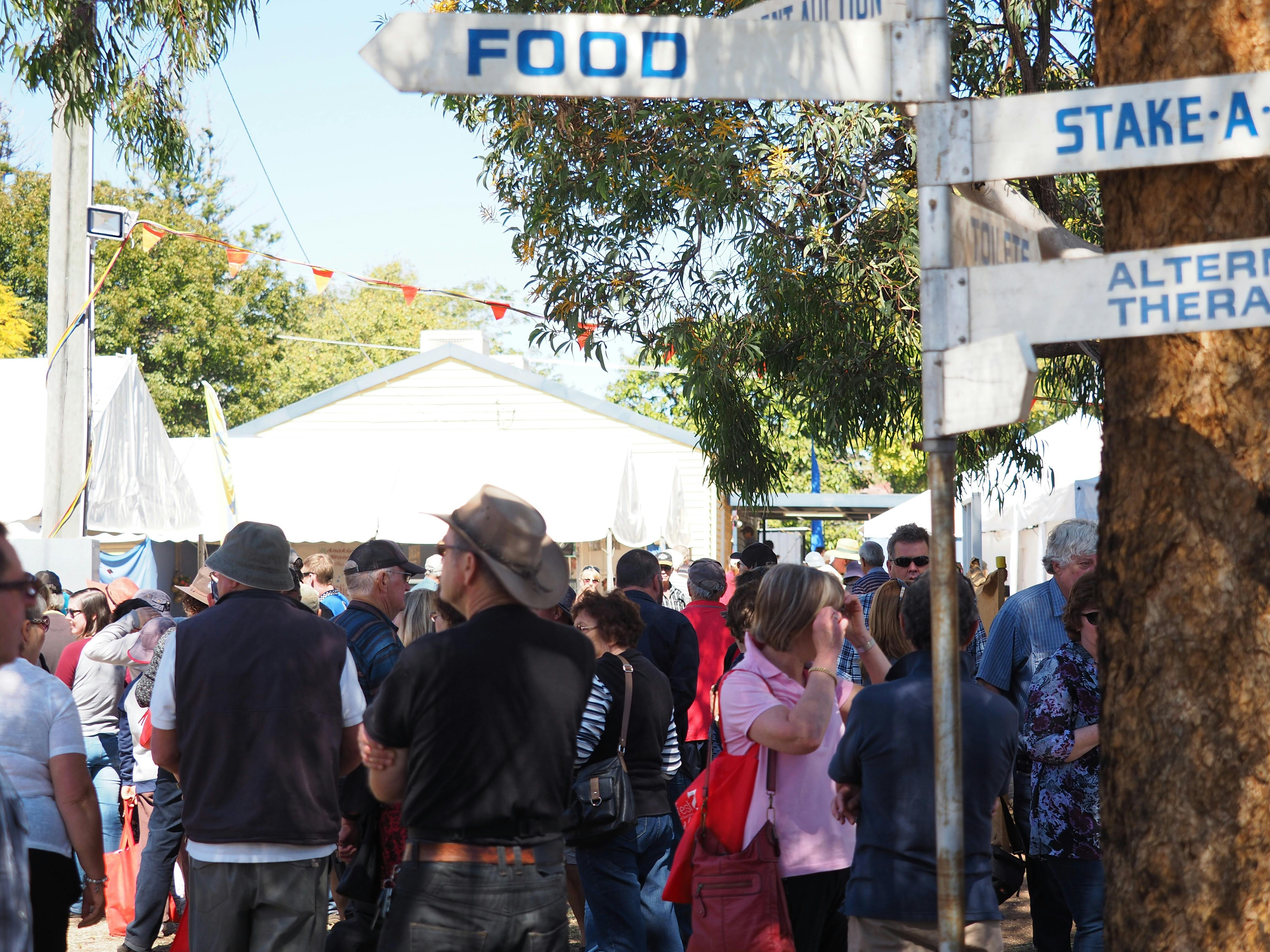 Direction Crowd