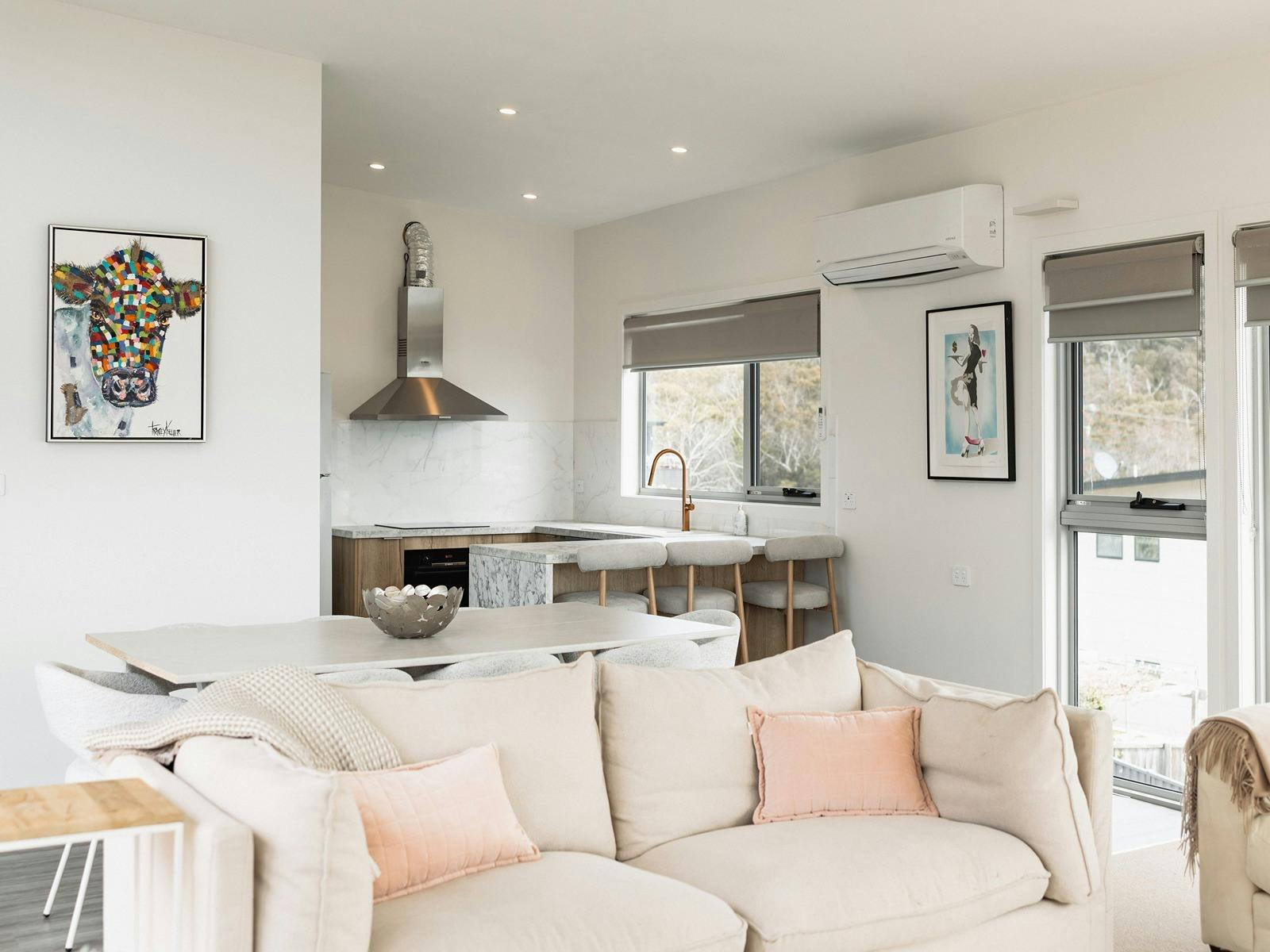Lounge/Kitchen