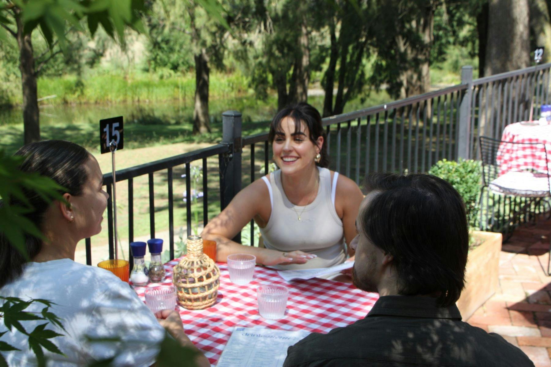 배서스트 리버 카페