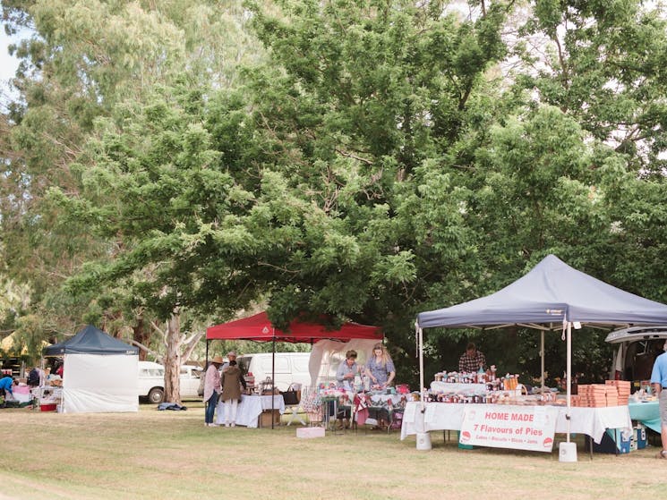 Binalong Markets