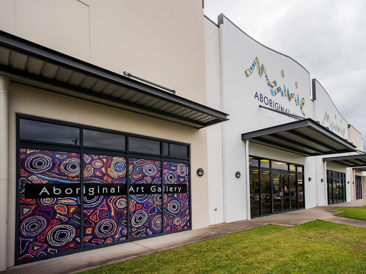 Authentic Aboriginal Art, Artefacts and Pure Silk Fashion products.