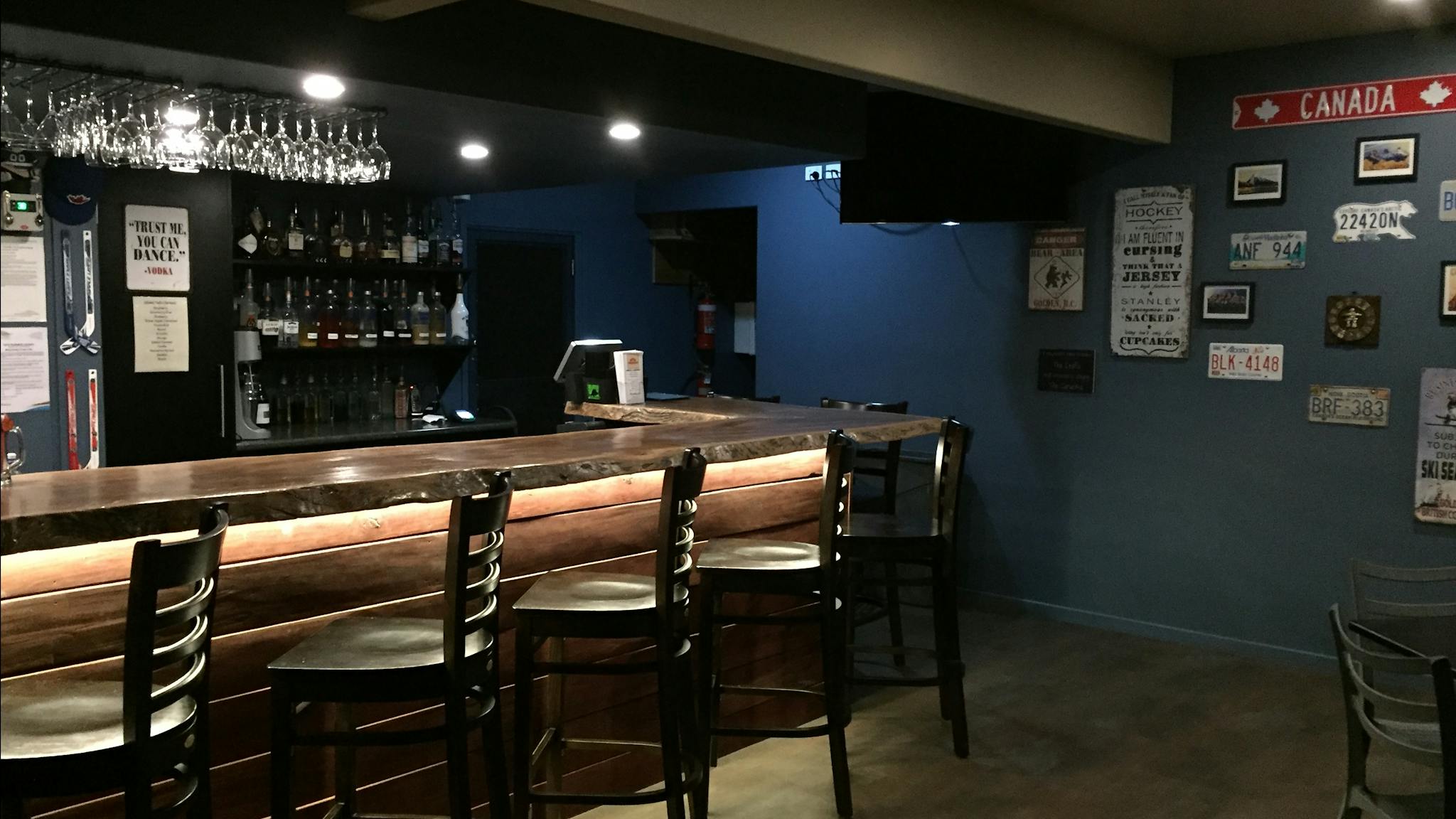 bar