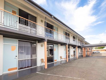 Nightcap at Horse & Jockey Hotel Nightcap at Horse & Jockey Hotel