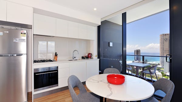 1 Bedroom Ocean View Apartment - Kitchen & Dining Area