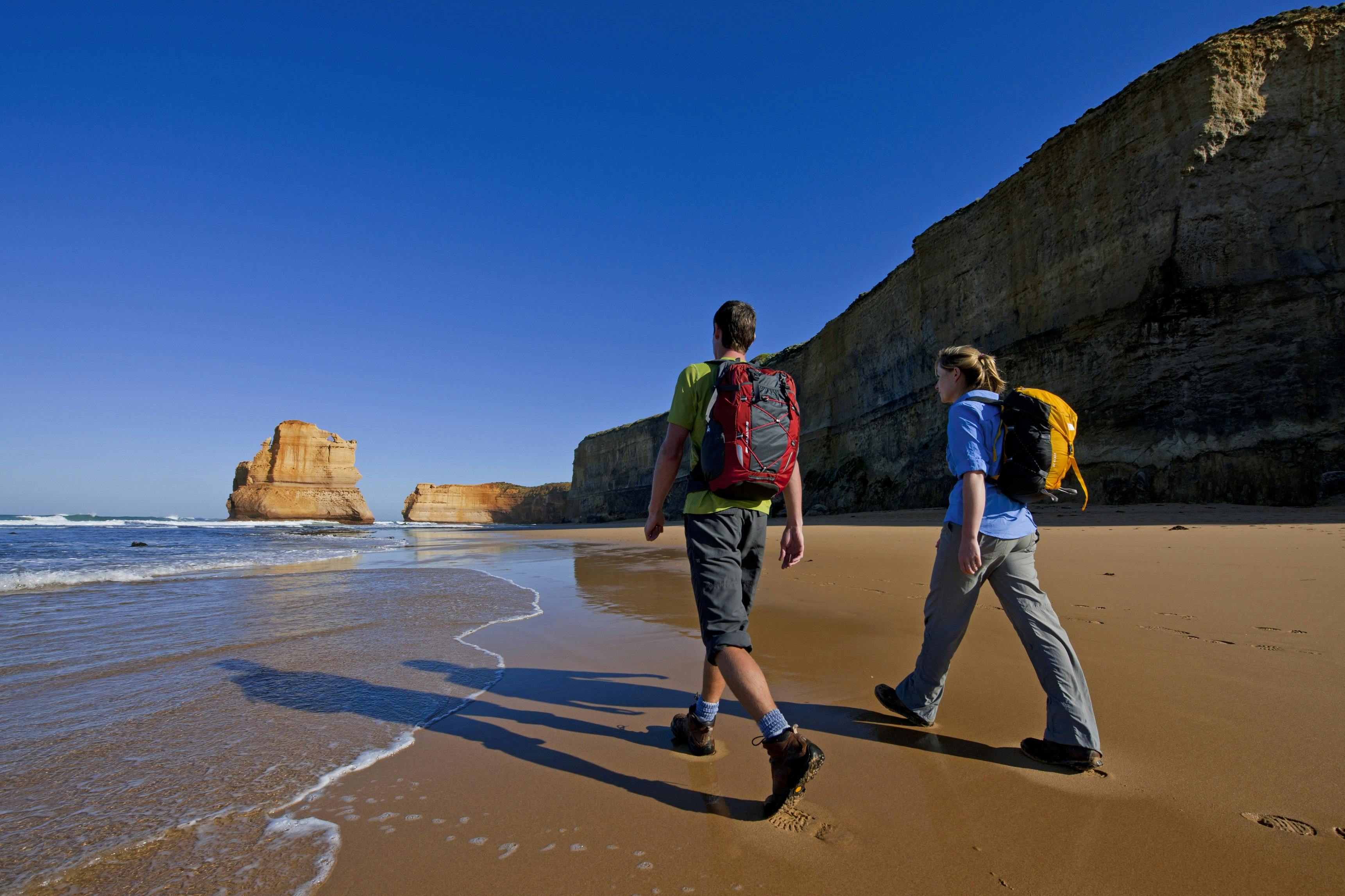 GOW walking towards 12 Apostles visionsofvictoria1374385-305
