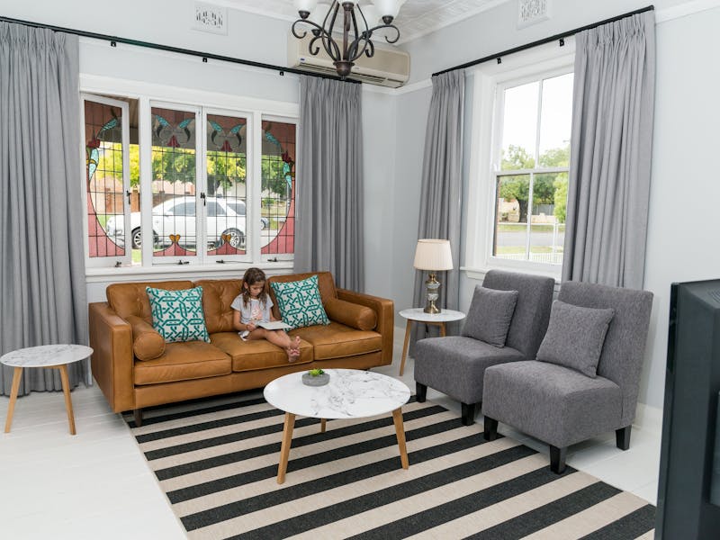 Clarinda House by Kirsten Serviced Accommodation Lounge room