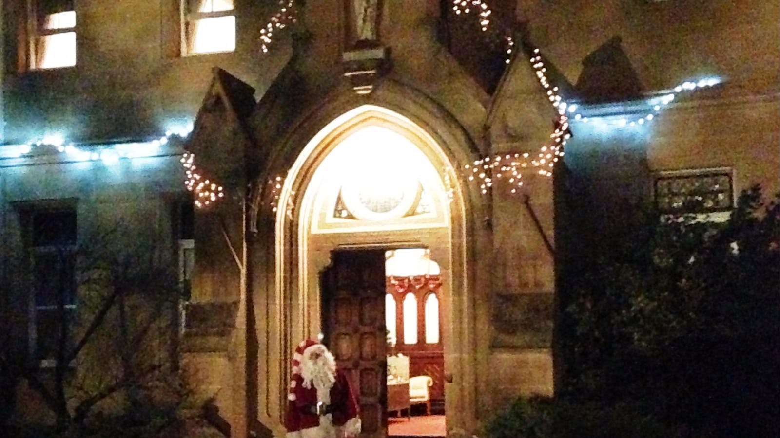 Abbey Boutique Hotel - Christmas in July