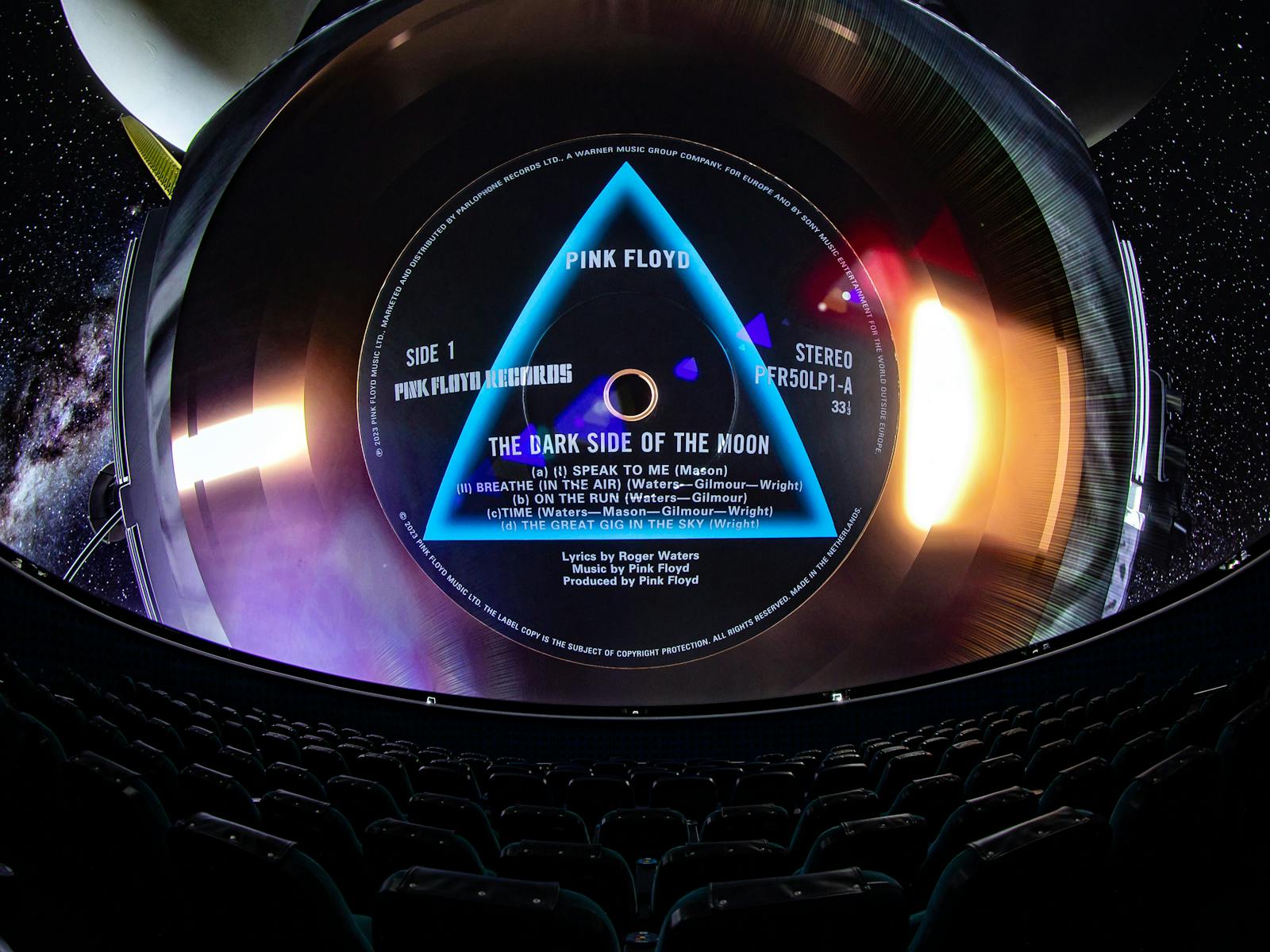 Image from the Dark Side of the Moon planetarium show, depicting the record's cover image.