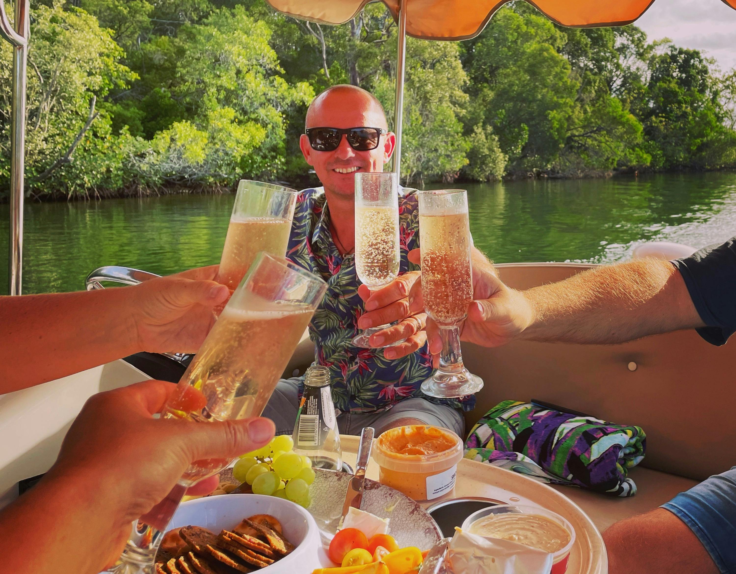 Boat hire Luxury electric Noosa