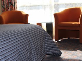 Comfortable beds, large windows to let in the sunlight, comfortable seating