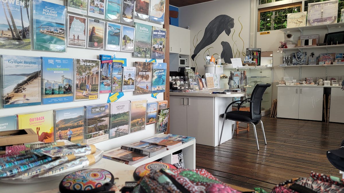 Tourism brochures & maps