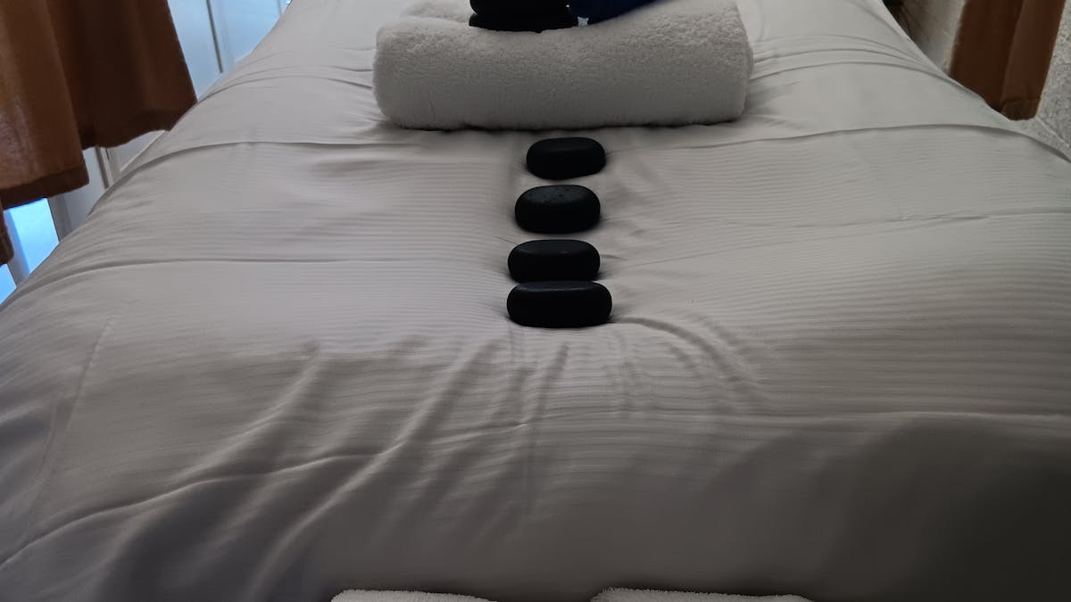 Elouera@ Somerset offers Remedial, Sports, Lymphatic, Oncolgy, Cupping, Hot Sone, Pregnancy. Facials