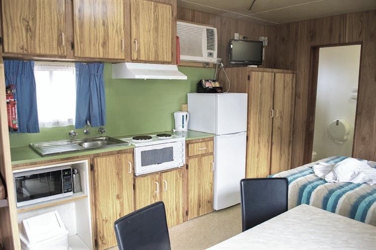 CABINS 5 to 10