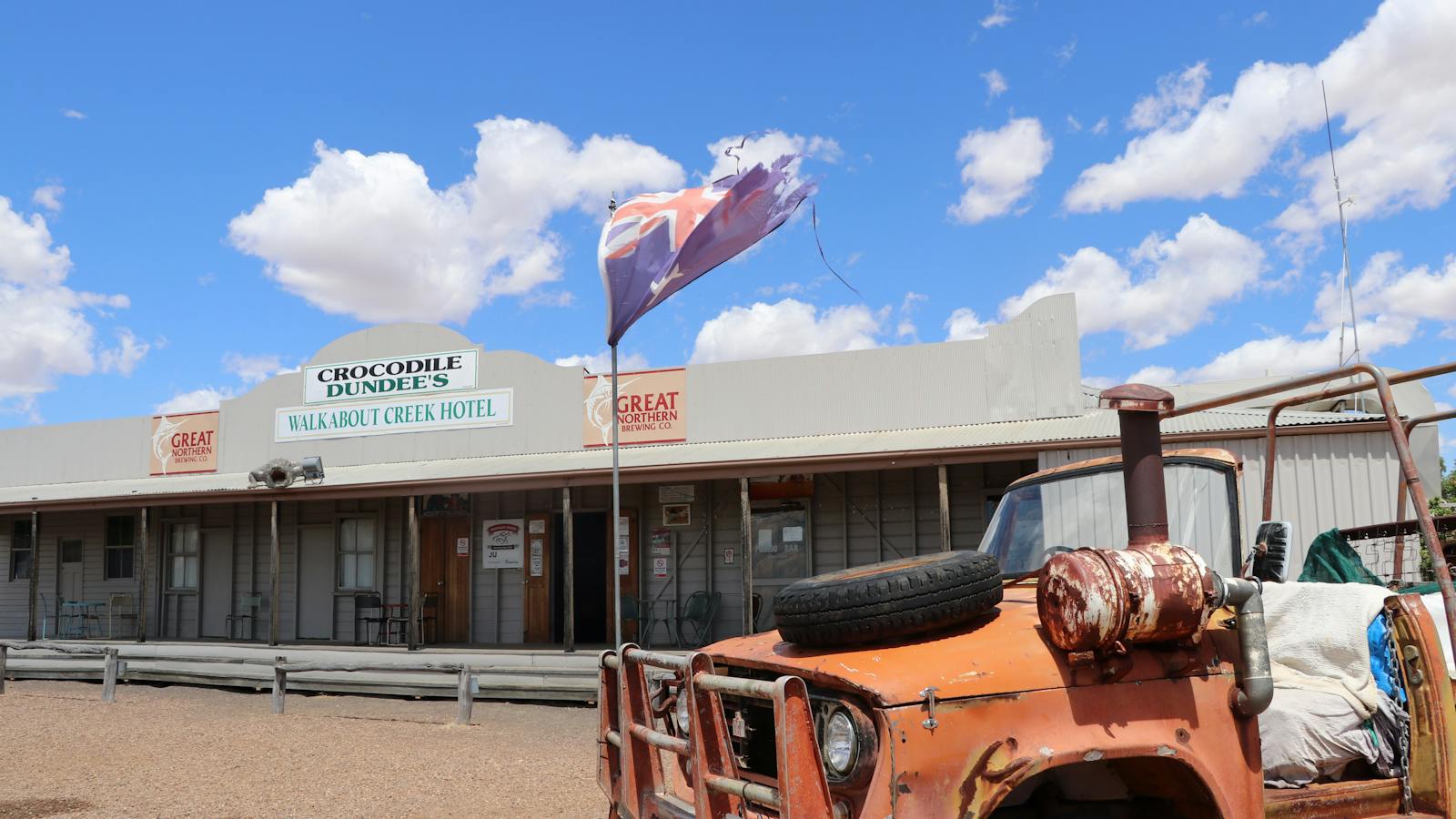 Walkabout Creek Hotel