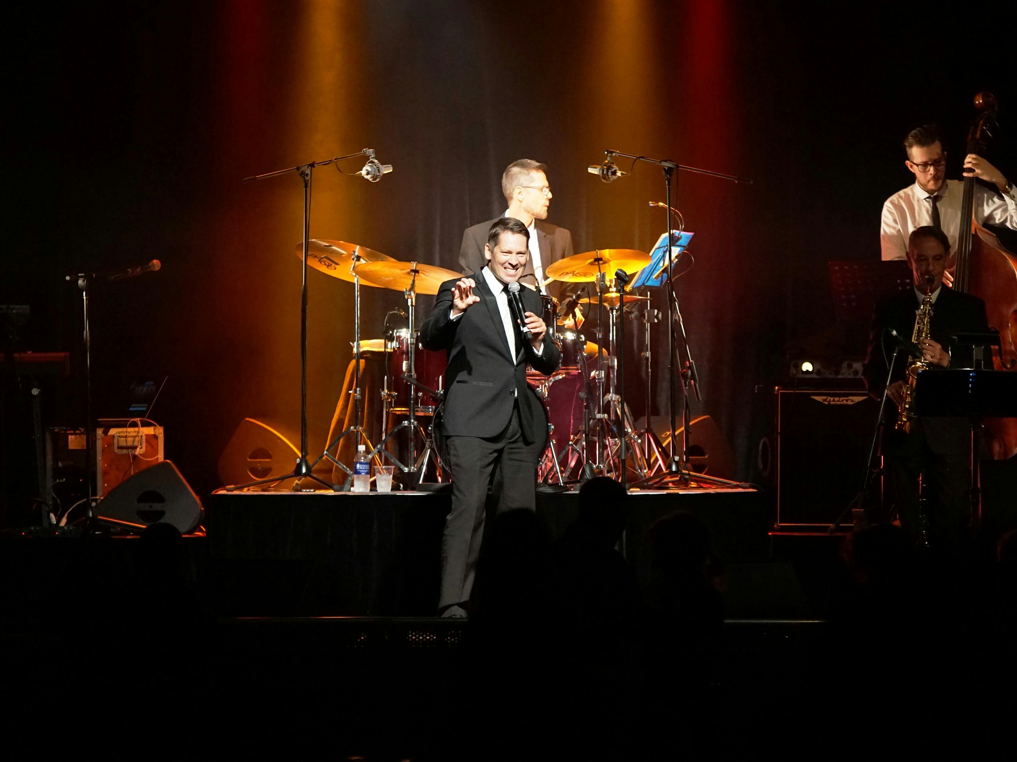 The Best Of Bublé - Starring Rhydian Lewis and 9 Piece Big Band
